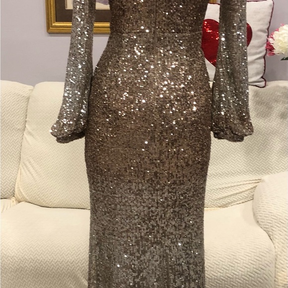 Badgley Mischka Ombré Gold sequin gown size XS - Picture 3 of 7